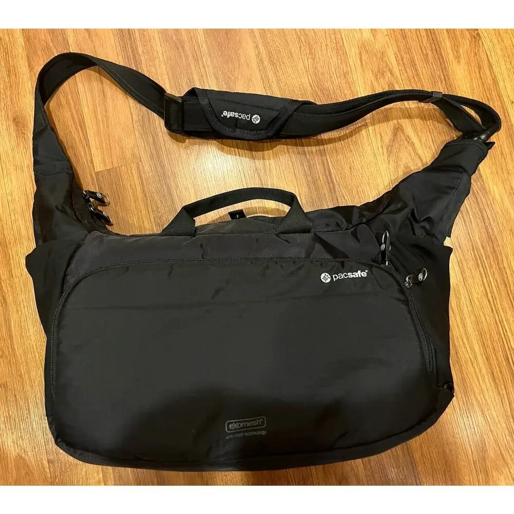 Pacsafe Camsafe V18 Anti-Theft Camera Sling Bag eXomesh Black Crossbody Backpack